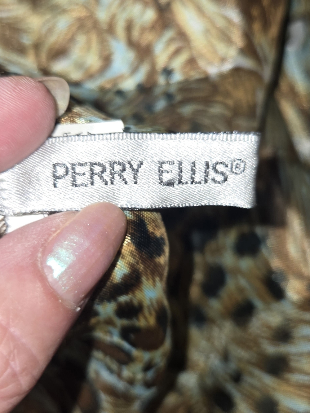 Vintage Perry Ellis Leopard Print Scarf in Brown, Tan and Cream - Picture 2 of 9